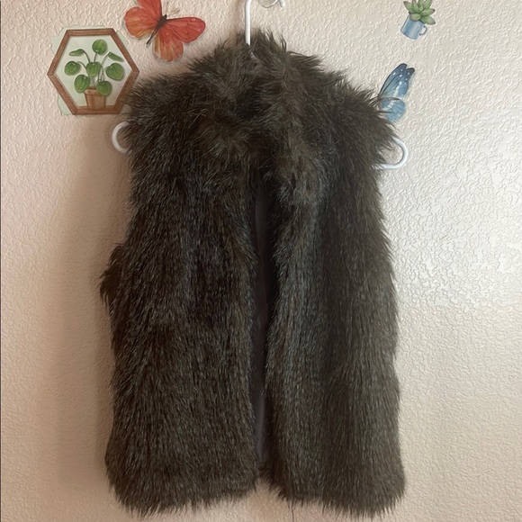 Faux Fur Vest in Dark Brown - Picture 7 of 7